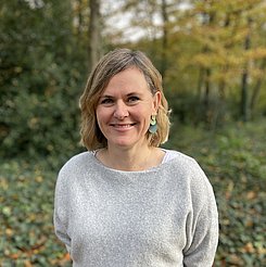 Ms  Anna-Maria Schmitz